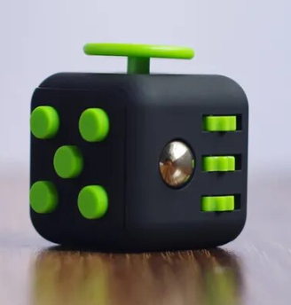 Fidget Cube Black Green  Cubes, Plateau tournant, Roulette