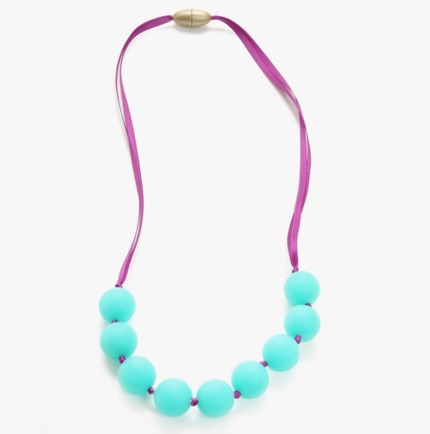 The spearmint Juniorbeads Madison Jr. Necklace.