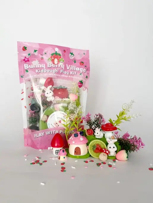 Bunny Berry Village Strawberry Shortcake Scented Kiddough Play Kit 8 oz.