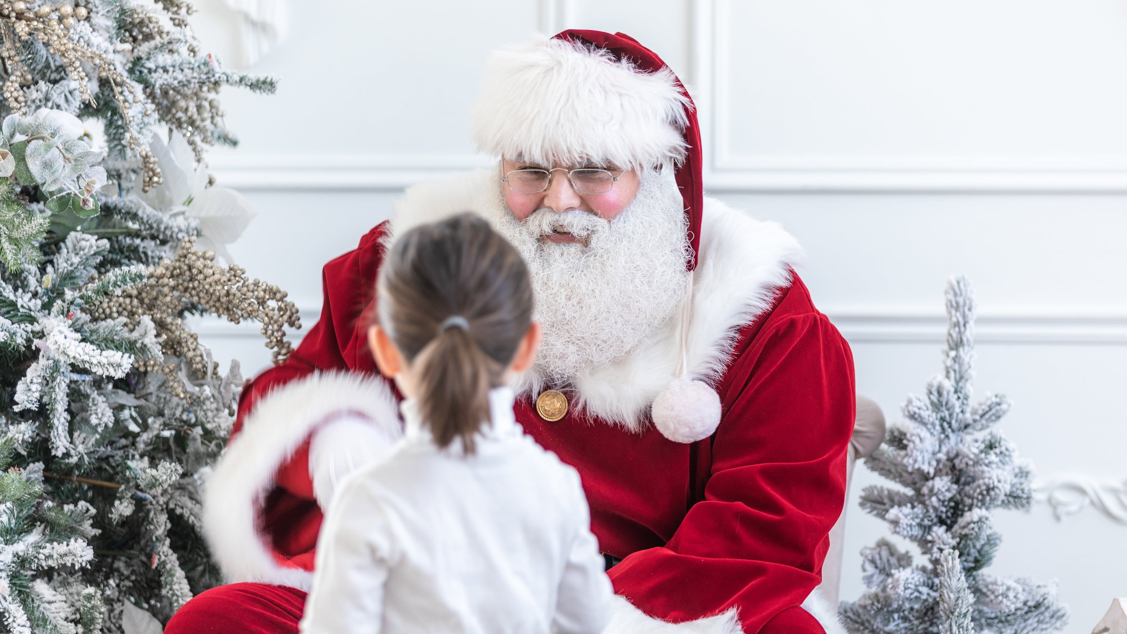 child meeting santa clause