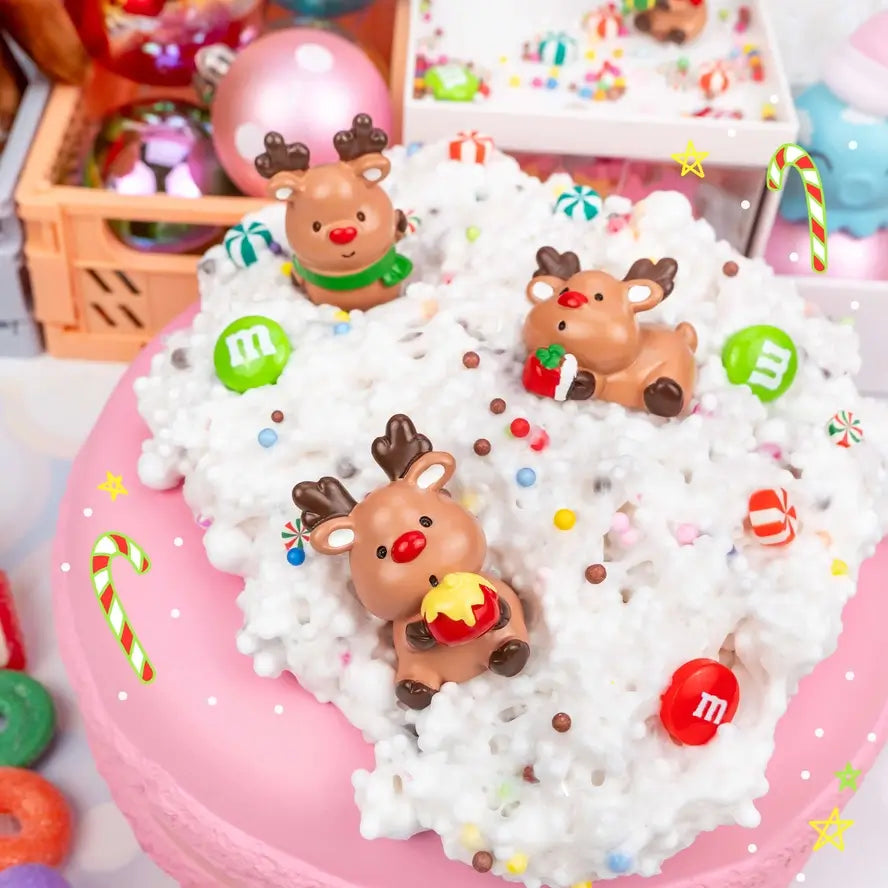 Several variants of the Reindeer that come in the Reindeer Treats Crunchy Slime are spread out over the slime.