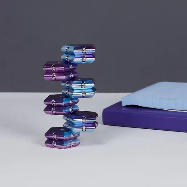 The Speks Geode Chrome Nova set stacked vertically.