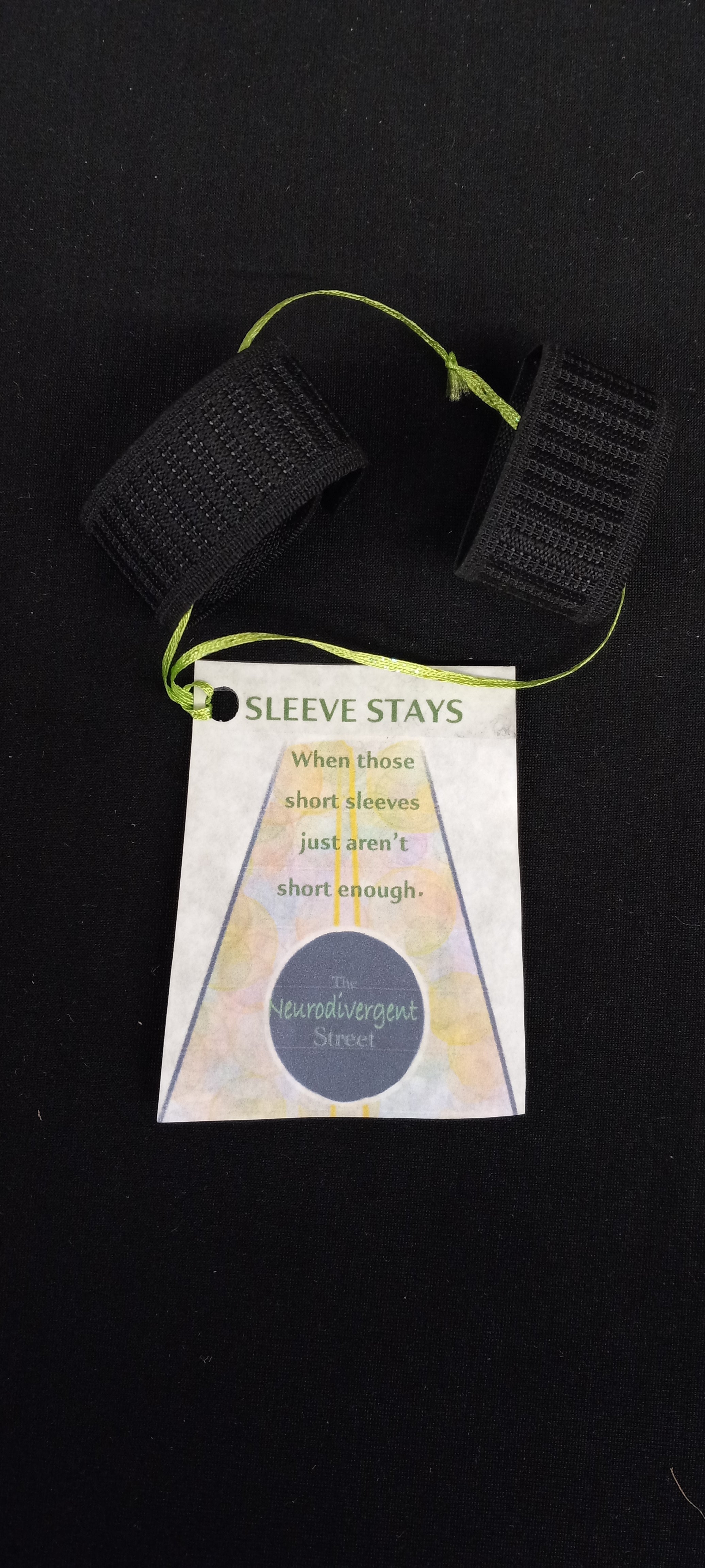 An image of the two Street Sleeve Stays and the product tag.